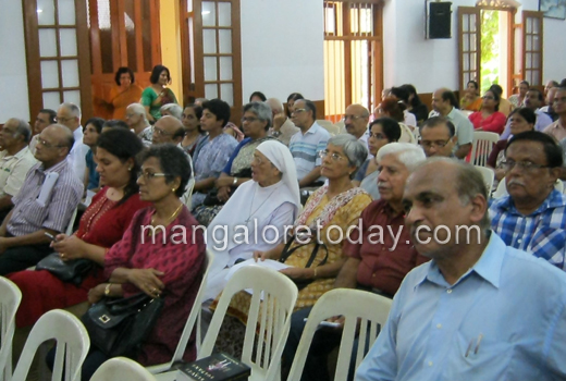 ’Slaves of Sultans’ book by Alan Machado Prabhu ceremoniously released. 5
